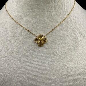 Elegant Gold Clover Pendant Necklace